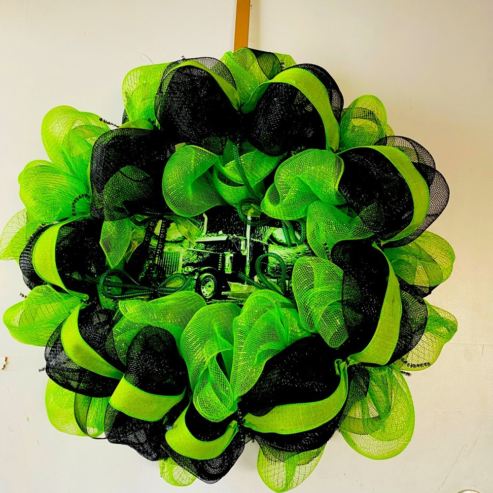 Peterbuilt wreath with eyes